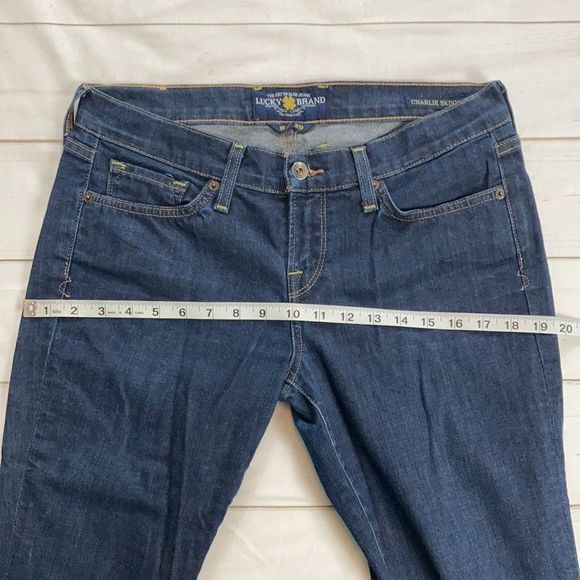 Lucky Brand Charlie Skinny Jeans Size 8/29 - Picture 9 of 14